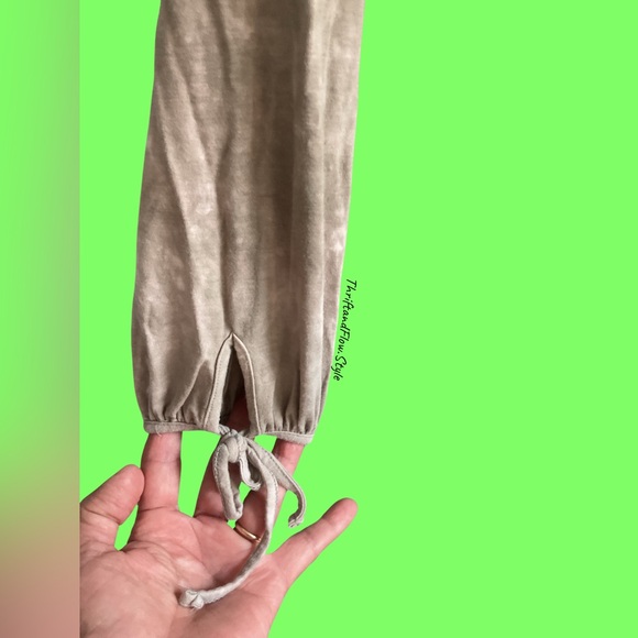 NWOT | SOFT & SEXY | American Eagle Outfitters T 1977 | M | DISTRESSED | TAN - Picture 6 of 8